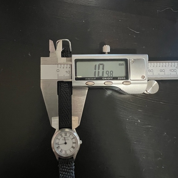 Tiffany and Co ladies watch with original leather strap - Picture 9 of 9